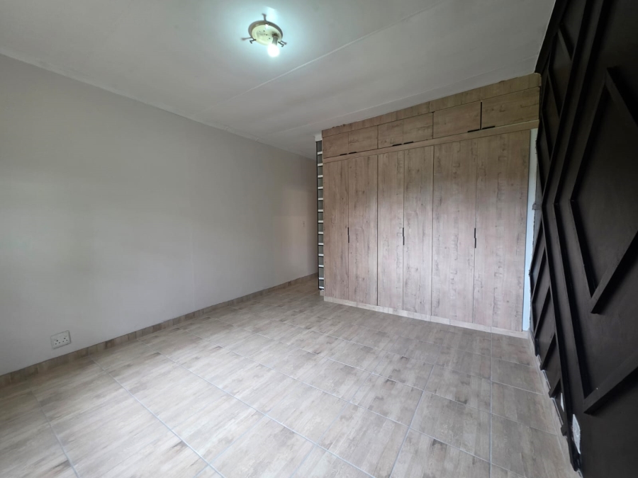 3 Bedroom Property for Sale in Thatchfield Cresent Gauteng