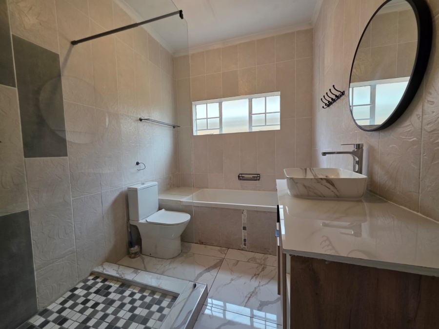 3 Bedroom Property for Sale in Thatchfield Cresent Gauteng