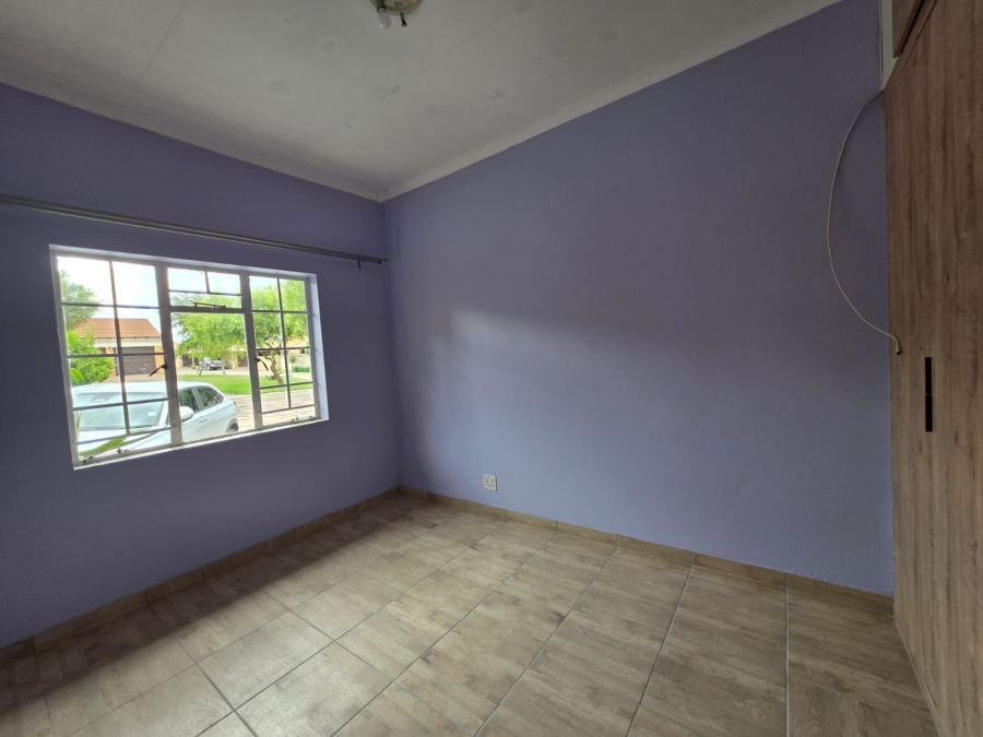 3 Bedroom Property for Sale in Thatchfield Cresent Gauteng