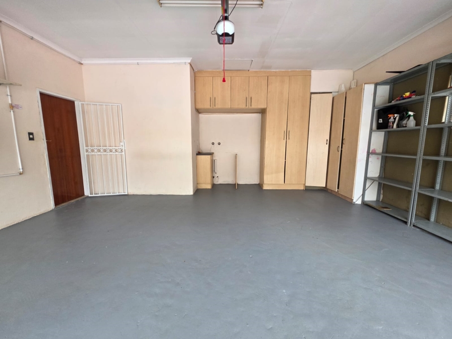 3 Bedroom Property for Sale in Thatchfield Cresent Gauteng