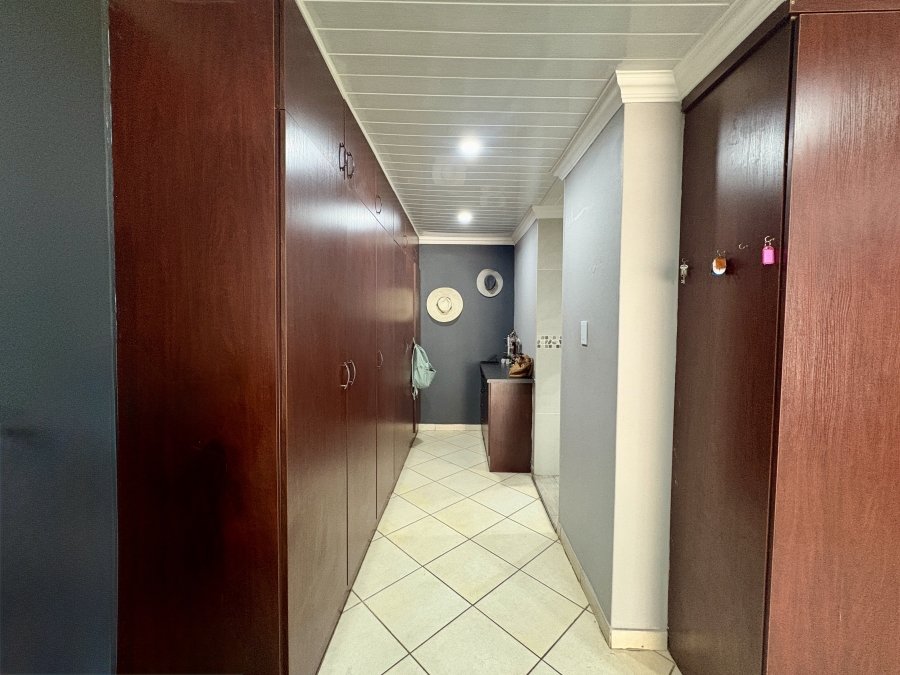 5 Bedroom Property for Sale in Wonderboom Gauteng