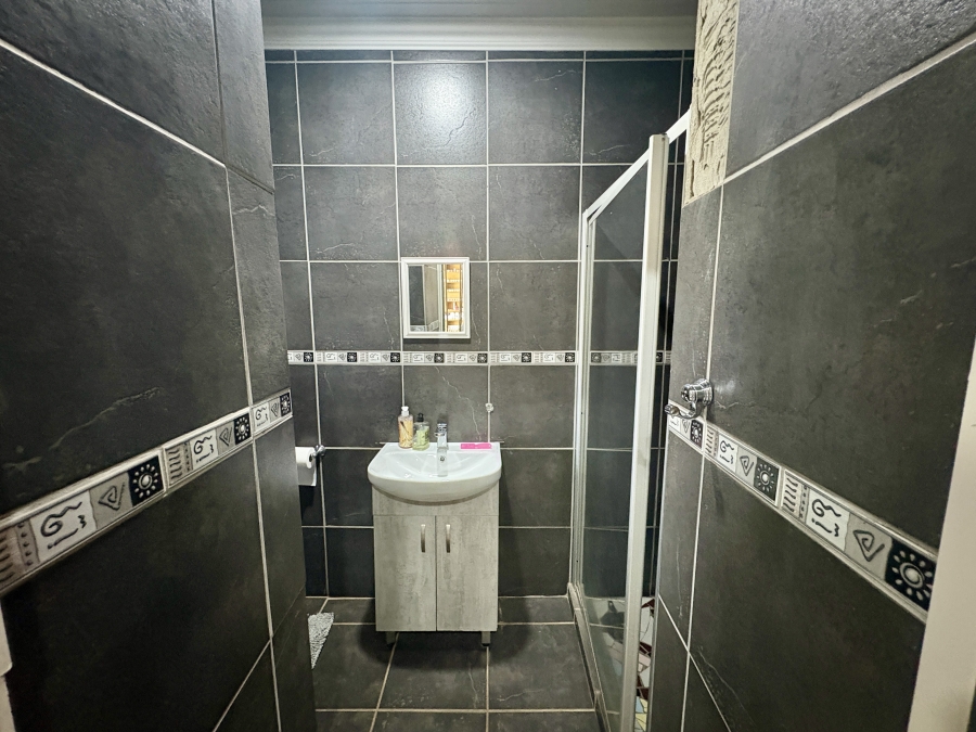 5 Bedroom Property for Sale in Wonderboom Gauteng