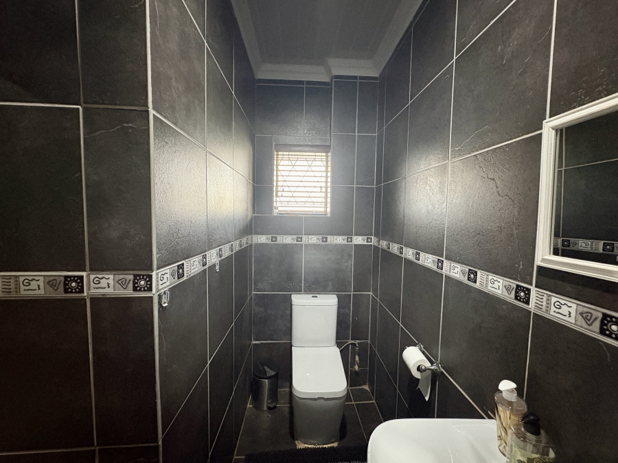 5 Bedroom Property for Sale in Wonderboom Gauteng