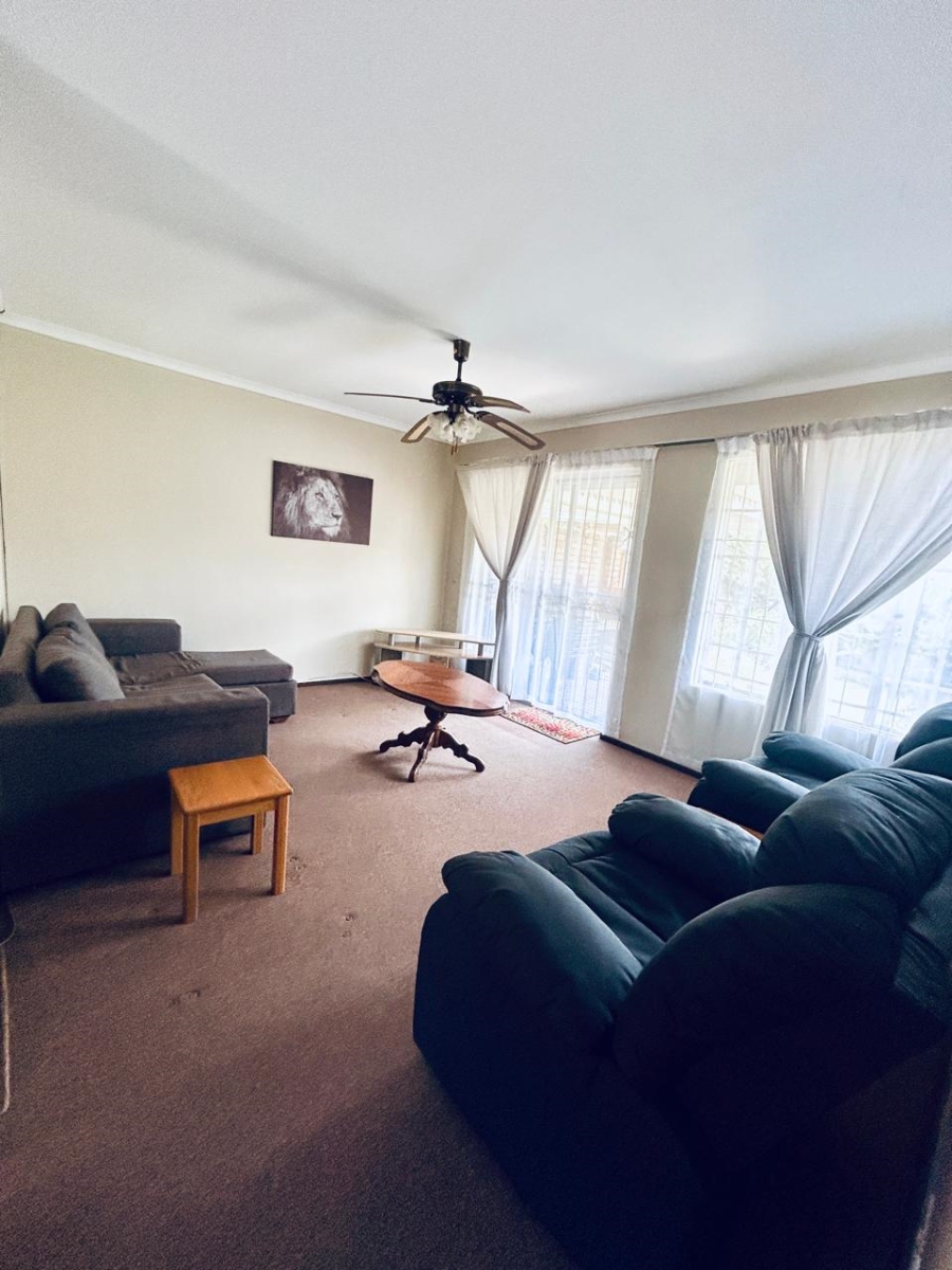 3 Bedroom Property for Sale in Garsfontein Gauteng