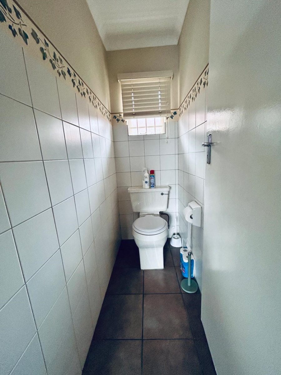 3 Bedroom Property for Sale in Garsfontein Gauteng