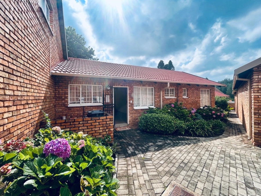 3 Bedroom Property for Sale in Garsfontein Gauteng