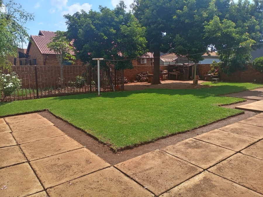 4 Bedroom Property for Sale in Soshanguve East Gauteng
