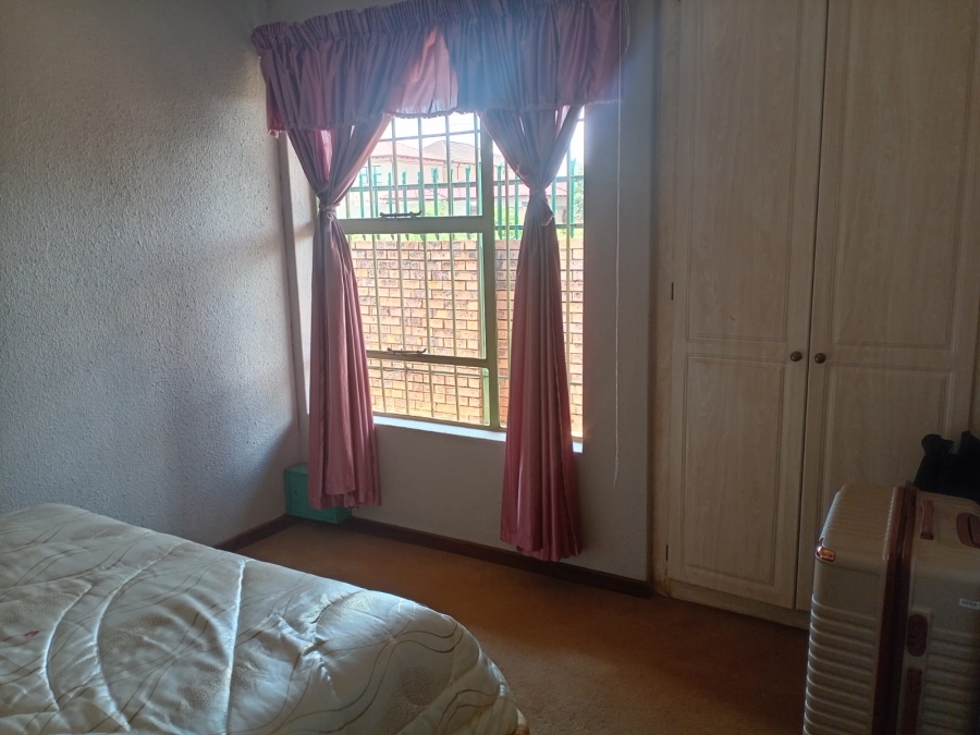 4 Bedroom Property for Sale in Soshanguve East Gauteng