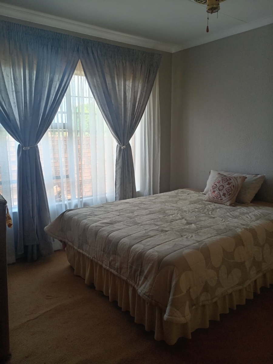 4 Bedroom Property for Sale in Soshanguve East Gauteng