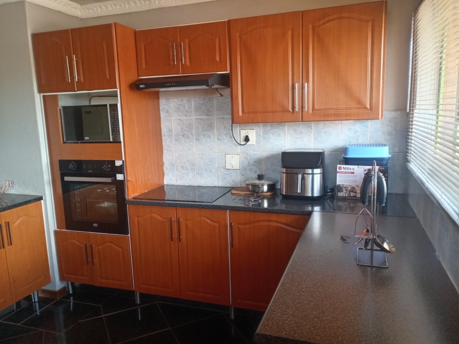 4 Bedroom Property for Sale in Soshanguve East Gauteng