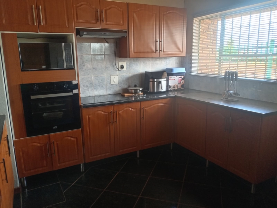 4 Bedroom Property for Sale in Soshanguve East Gauteng
