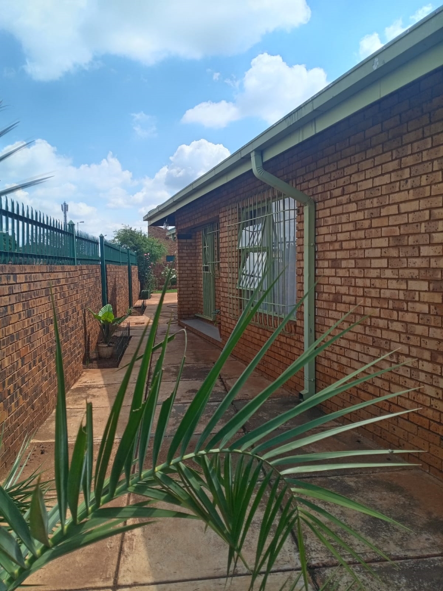 4 Bedroom Property for Sale in Soshanguve East Gauteng