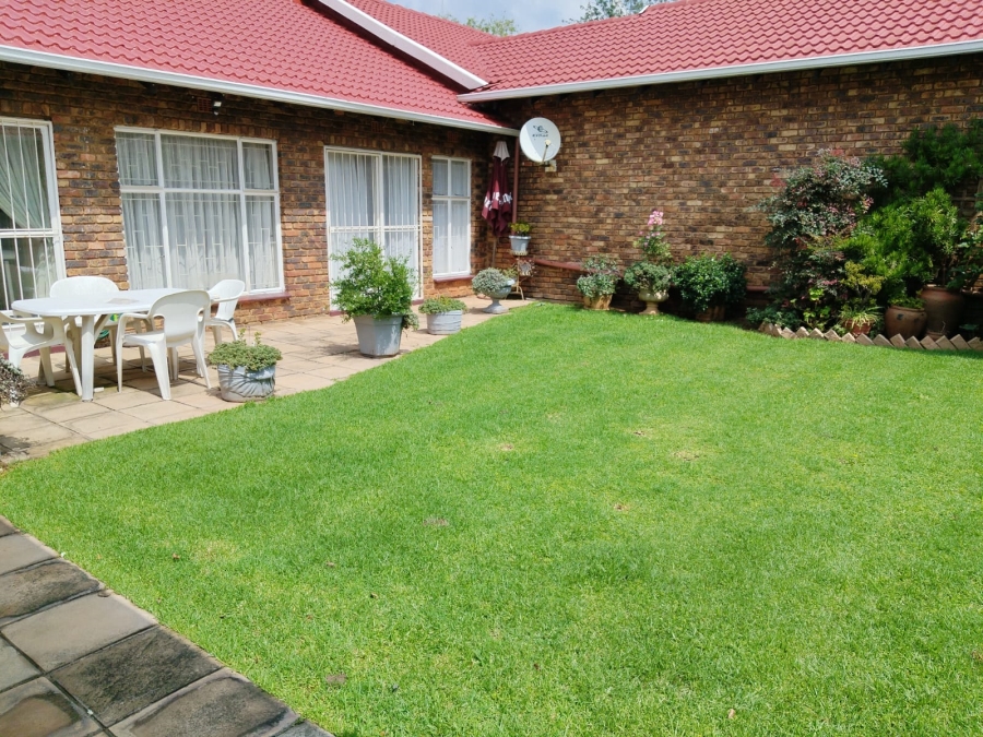 3 Bedroom Property for Sale in Birchleigh Gauteng
