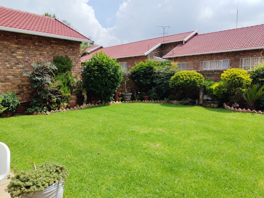 3 Bedroom Property for Sale in Birchleigh Gauteng