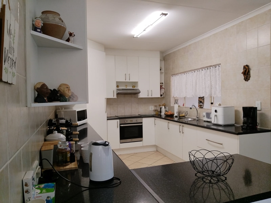 3 Bedroom Property for Sale in Birchleigh Gauteng