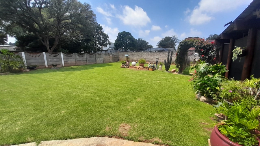 3 Bedroom Property for Sale in Rhodesfield Gauteng