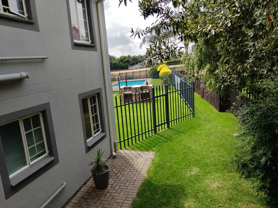 2 Bedroom Property for Sale in Glen Marais Gauteng