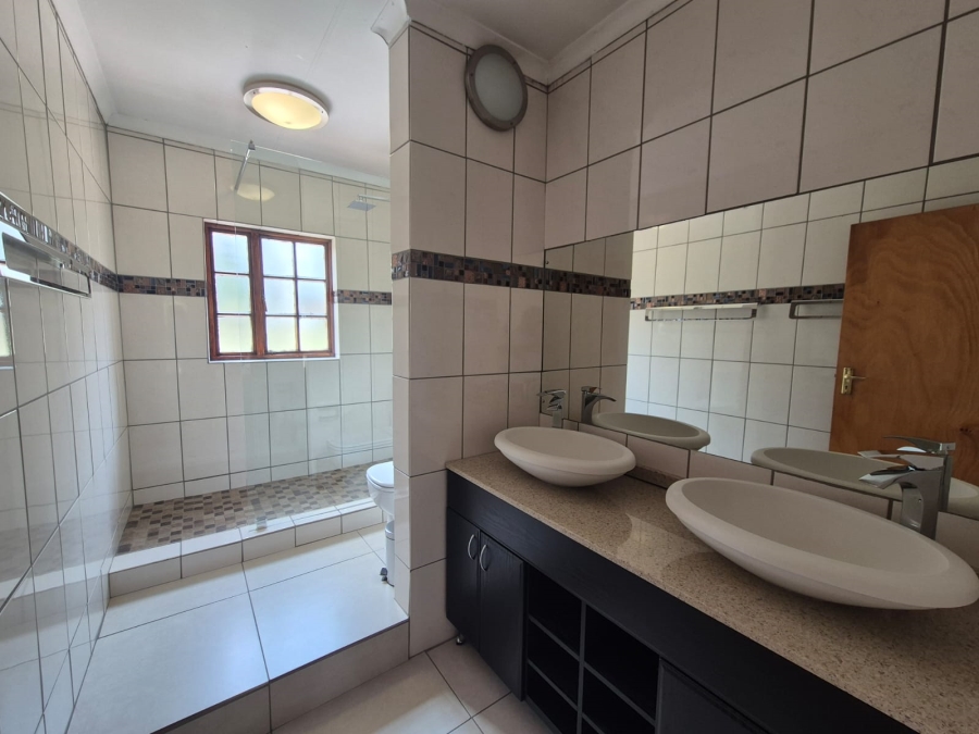 4 Bedroom Property for Sale in Peacehaven Gauteng