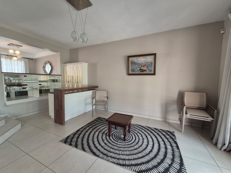 4 Bedroom Property for Sale in Peacehaven Gauteng