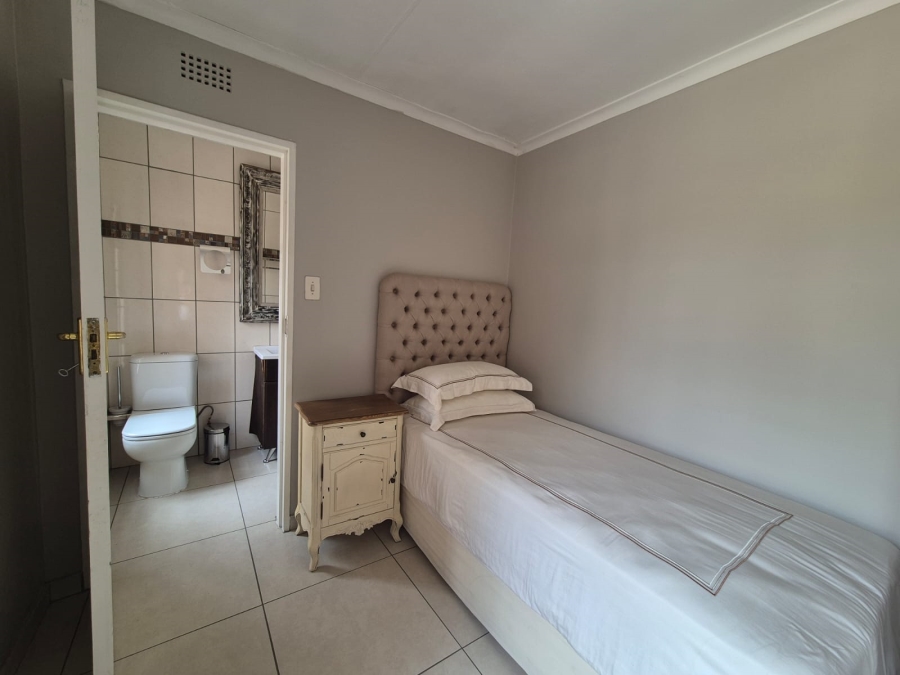 4 Bedroom Property for Sale in Peacehaven Gauteng