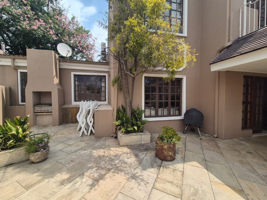 4 Bedroom Property for Sale in Peacehaven Gauteng