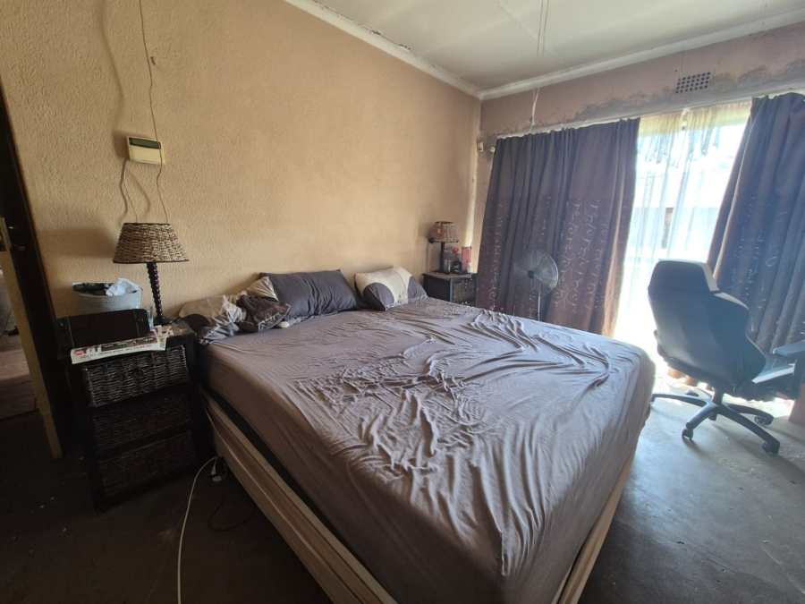 4 Bedroom Property for Sale in Theoville Gauteng