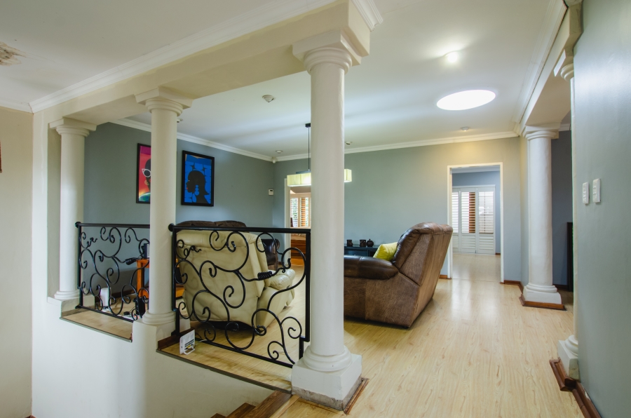 4 Bedroom Property for Sale in Faerie Glen Gauteng