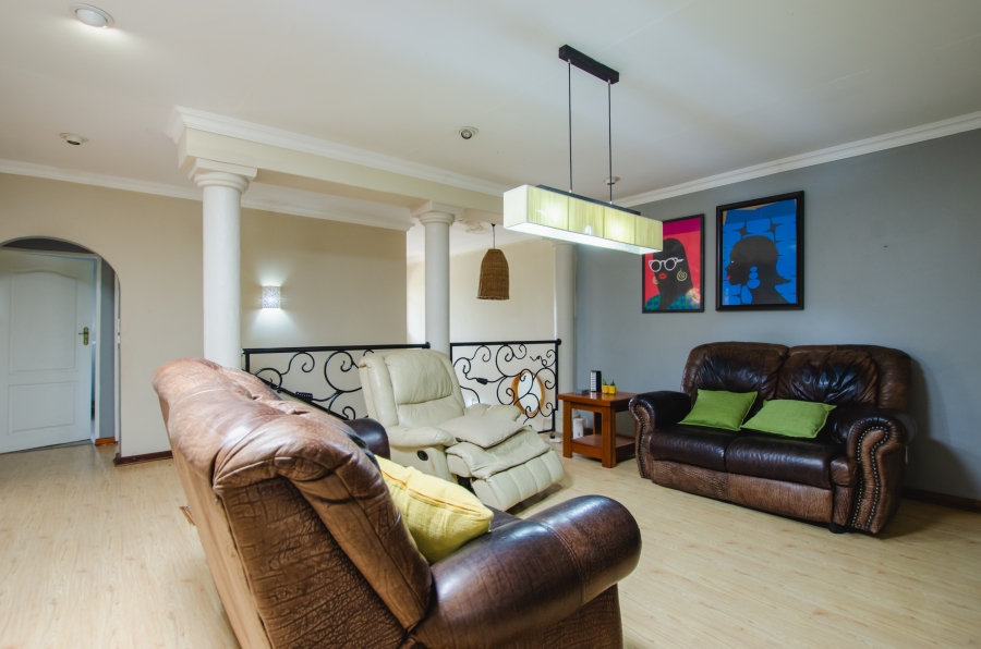 4 Bedroom Property for Sale in Faerie Glen Gauteng