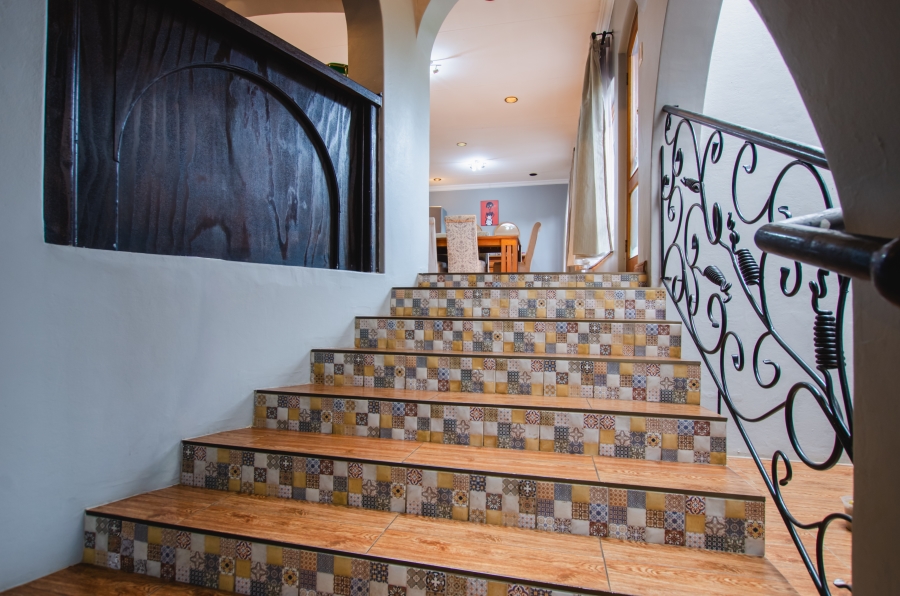 4 Bedroom Property for Sale in Faerie Glen Gauteng