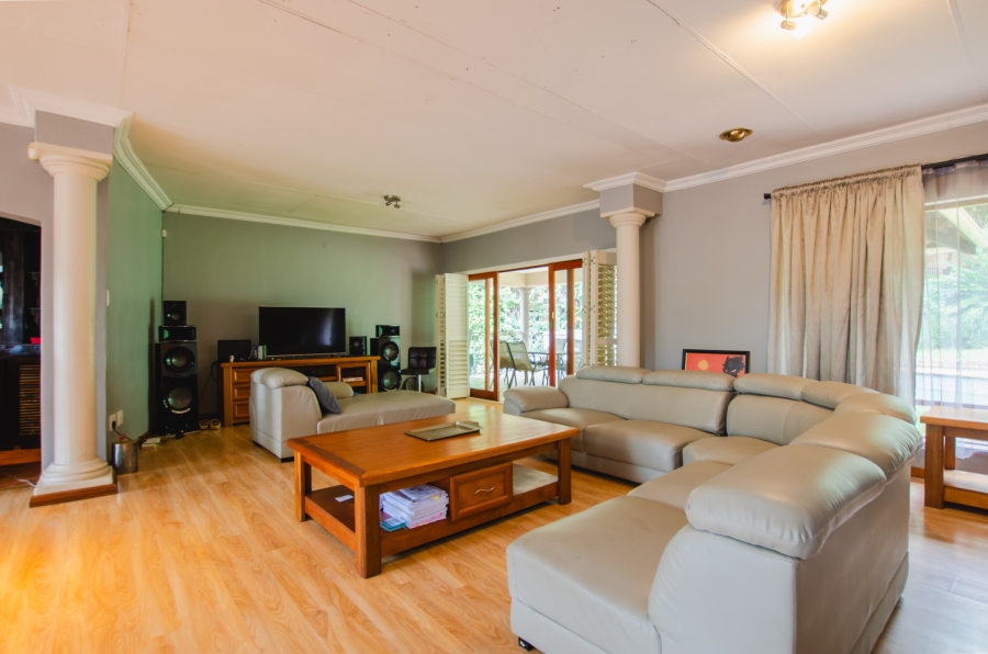 4 Bedroom Property for Sale in Faerie Glen Gauteng