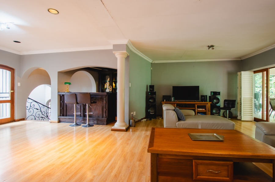 4 Bedroom Property for Sale in Faerie Glen Gauteng