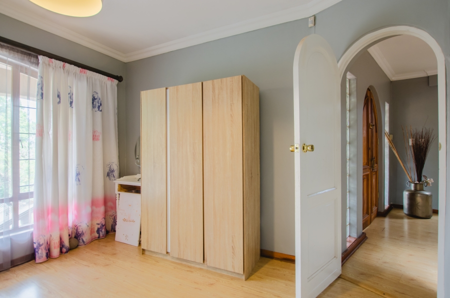 4 Bedroom Property for Sale in Faerie Glen Gauteng