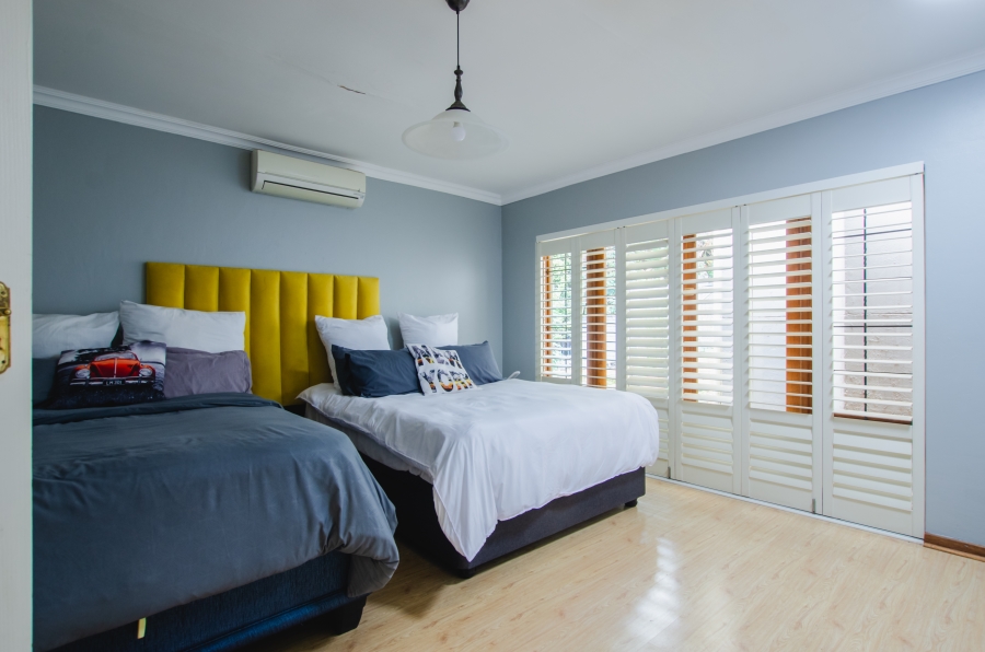 4 Bedroom Property for Sale in Faerie Glen Gauteng