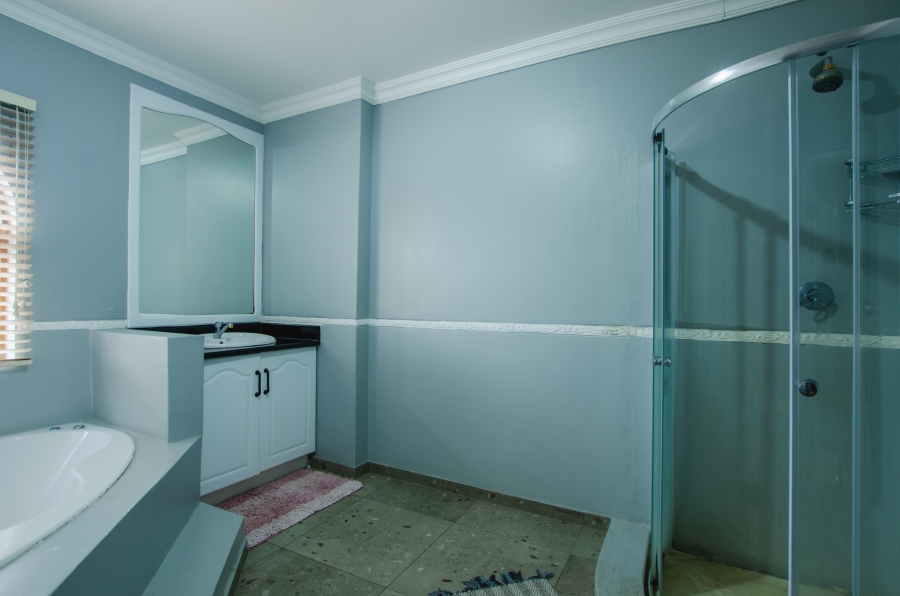 4 Bedroom Property for Sale in Faerie Glen Gauteng