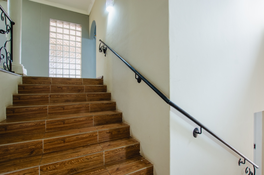 4 Bedroom Property for Sale in Faerie Glen Gauteng