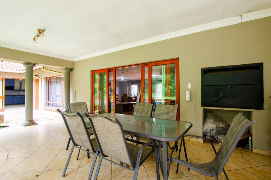4 Bedroom Property for Sale in Faerie Glen Gauteng