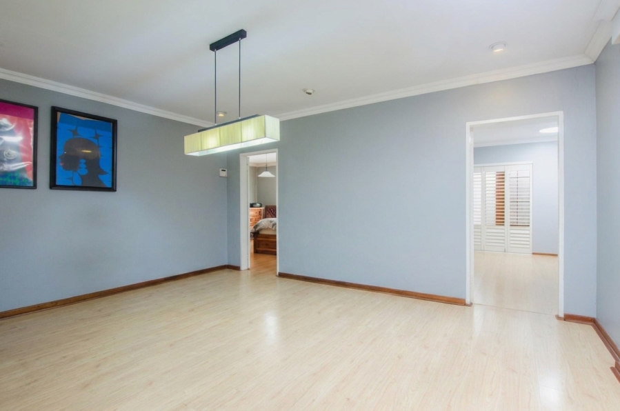 5 Bedroom Property for Sale in Faerie Glen Gauteng