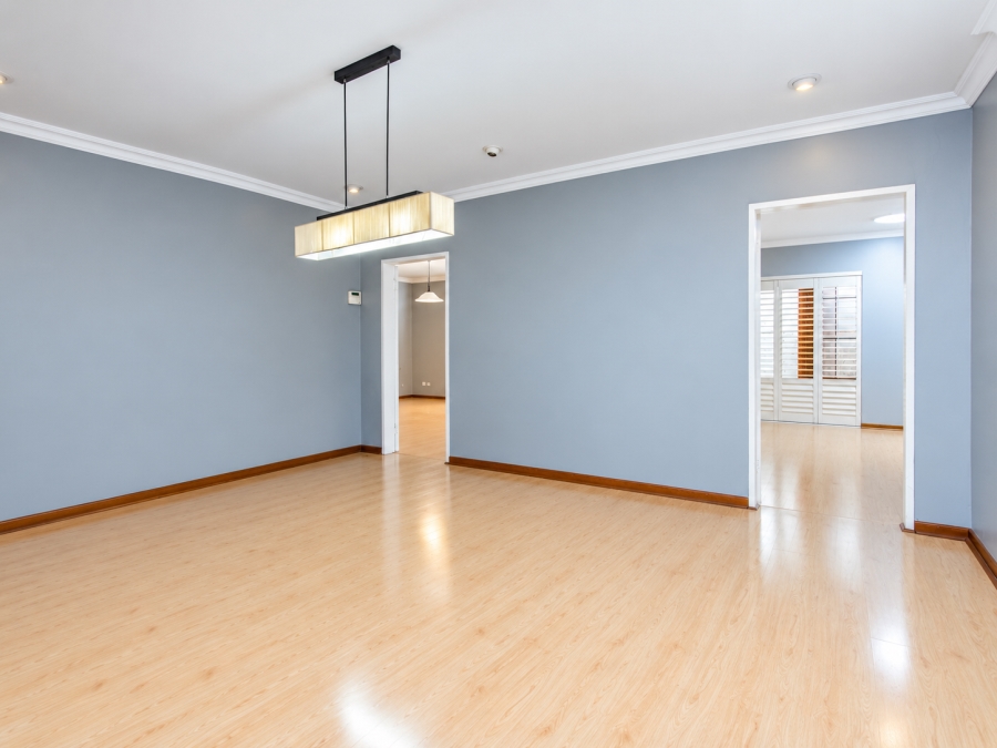5 Bedroom Property for Sale in Faerie Glen Gauteng