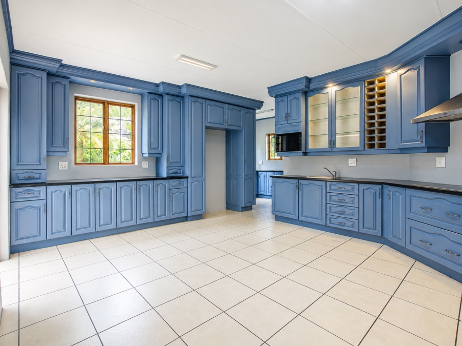 5 Bedroom Property for Sale in Faerie Glen Gauteng