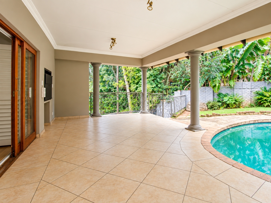 5 Bedroom Property for Sale in Faerie Glen Gauteng
