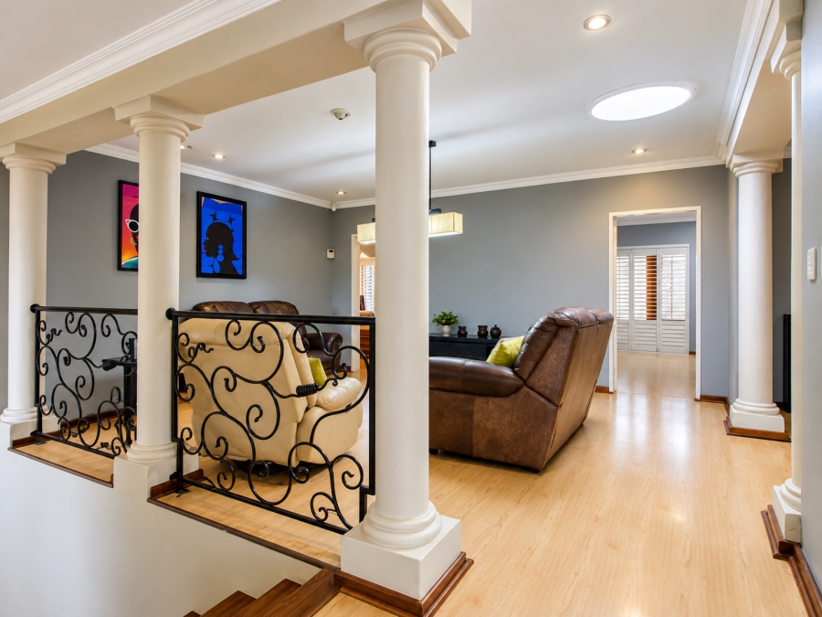 5 Bedroom Property for Sale in Faerie Glen Gauteng