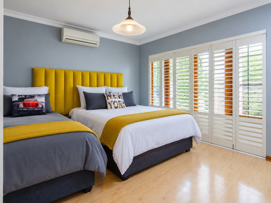 5 Bedroom Property for Sale in Faerie Glen Gauteng