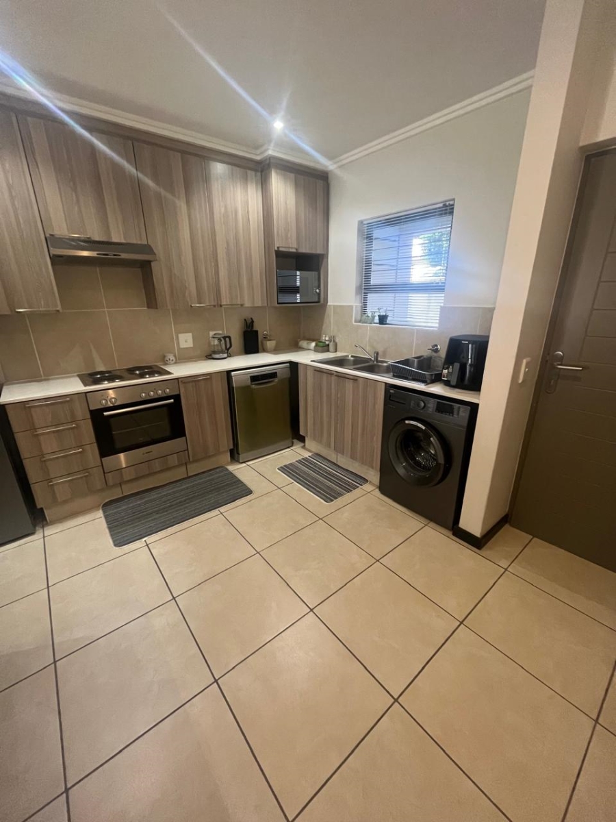 2 Bedroom Property for Sale in Barbeque Downs Gauteng