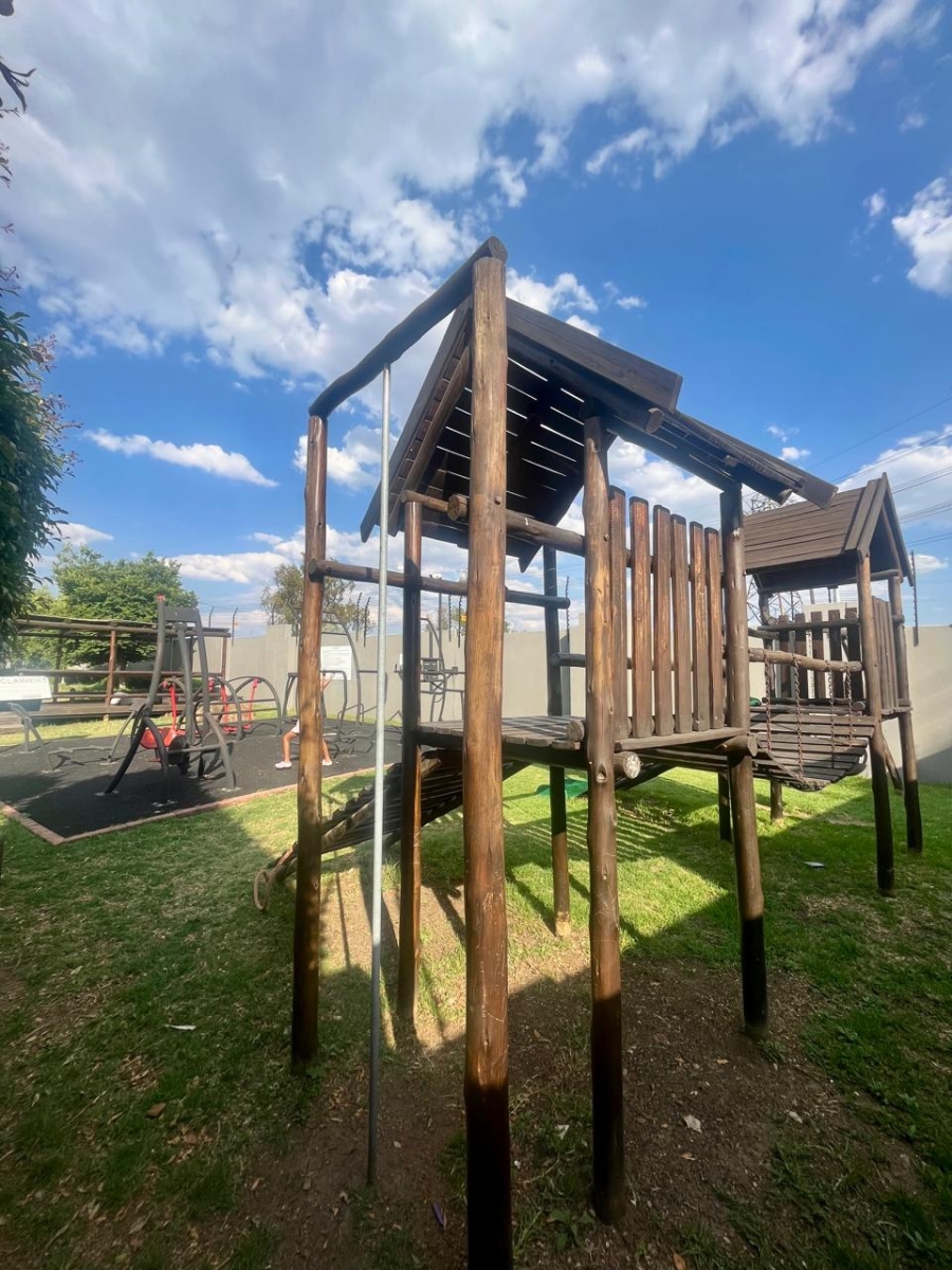 2 Bedroom Property for Sale in Barbeque Downs Gauteng