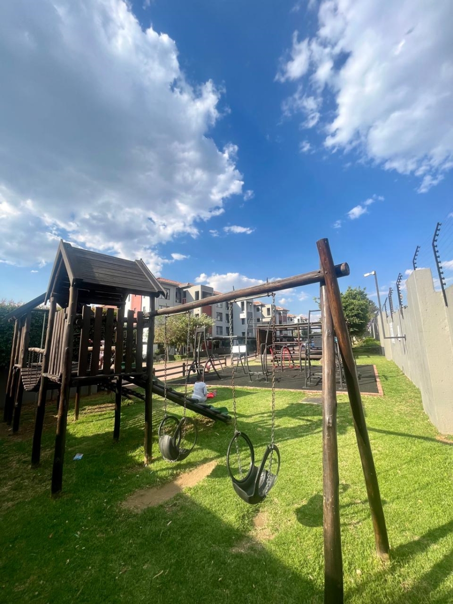 2 Bedroom Property for Sale in Barbeque Downs Gauteng