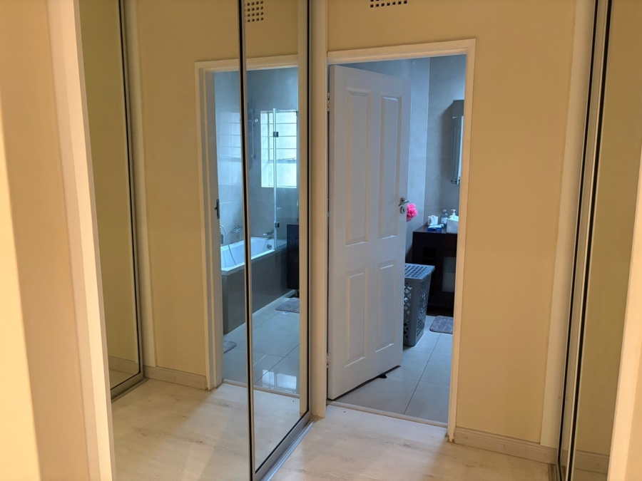 To Let 3 Bedroom Property for Rent in Sandown Gauteng