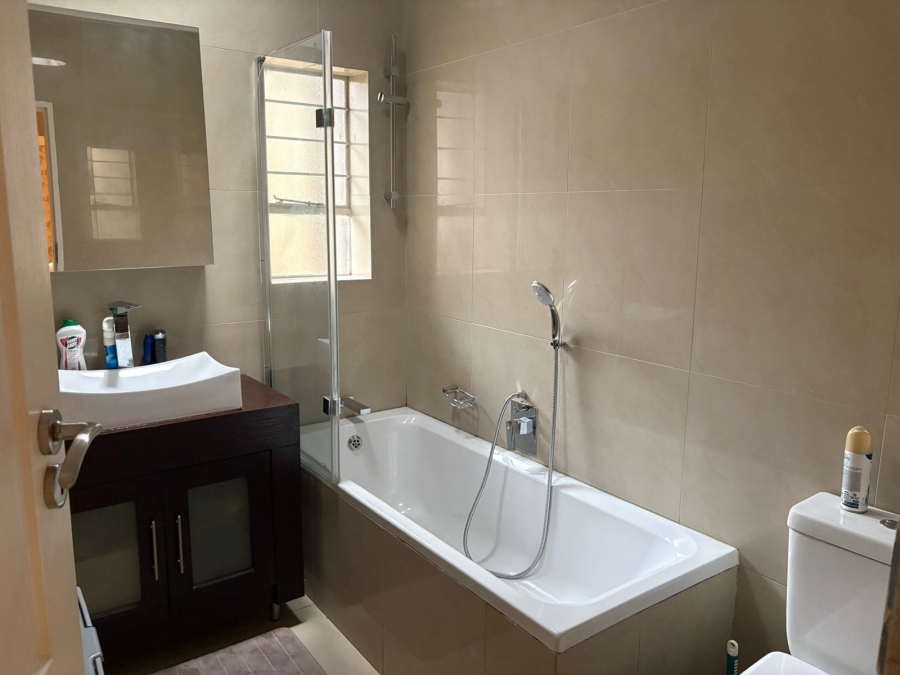 To Let 3 Bedroom Property for Rent in Sandown Gauteng