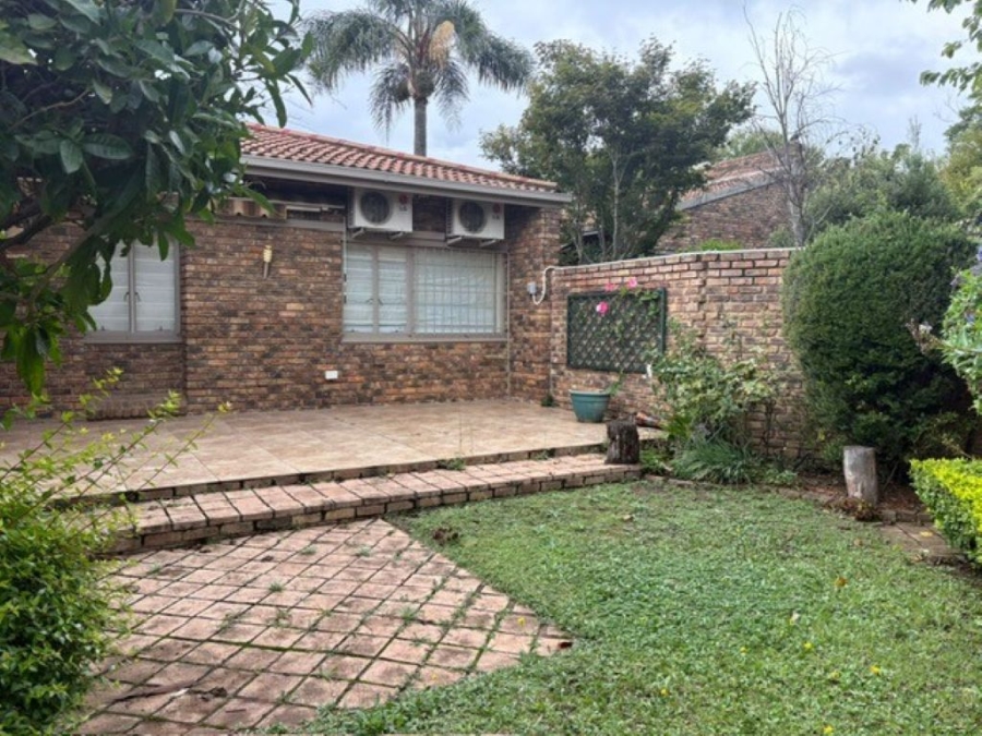 To Let 3 Bedroom Property for Rent in Sandown Gauteng