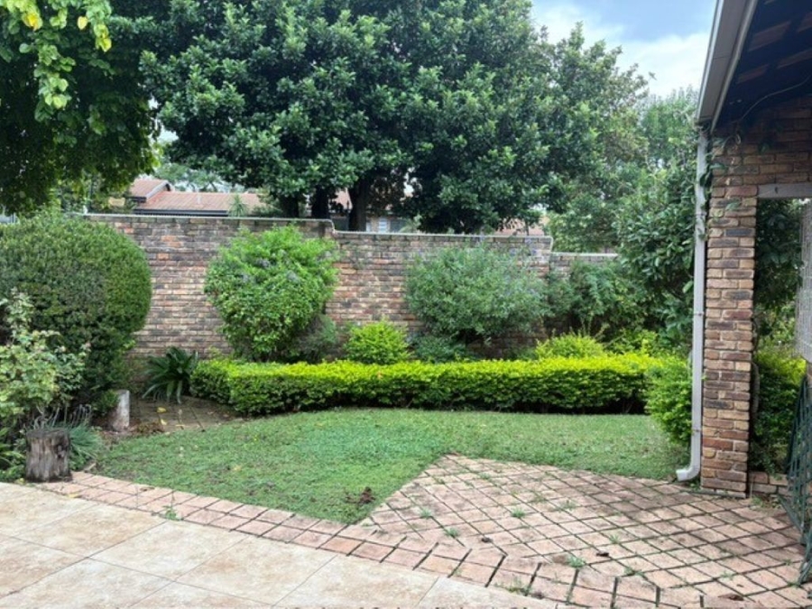 To Let 3 Bedroom Property for Rent in Sandown Gauteng