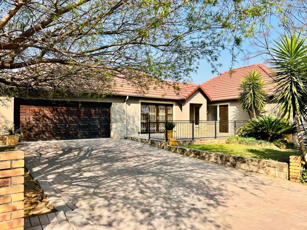 To Let 4 Bedroom Property for Rent in Greenstone Hill Gauteng